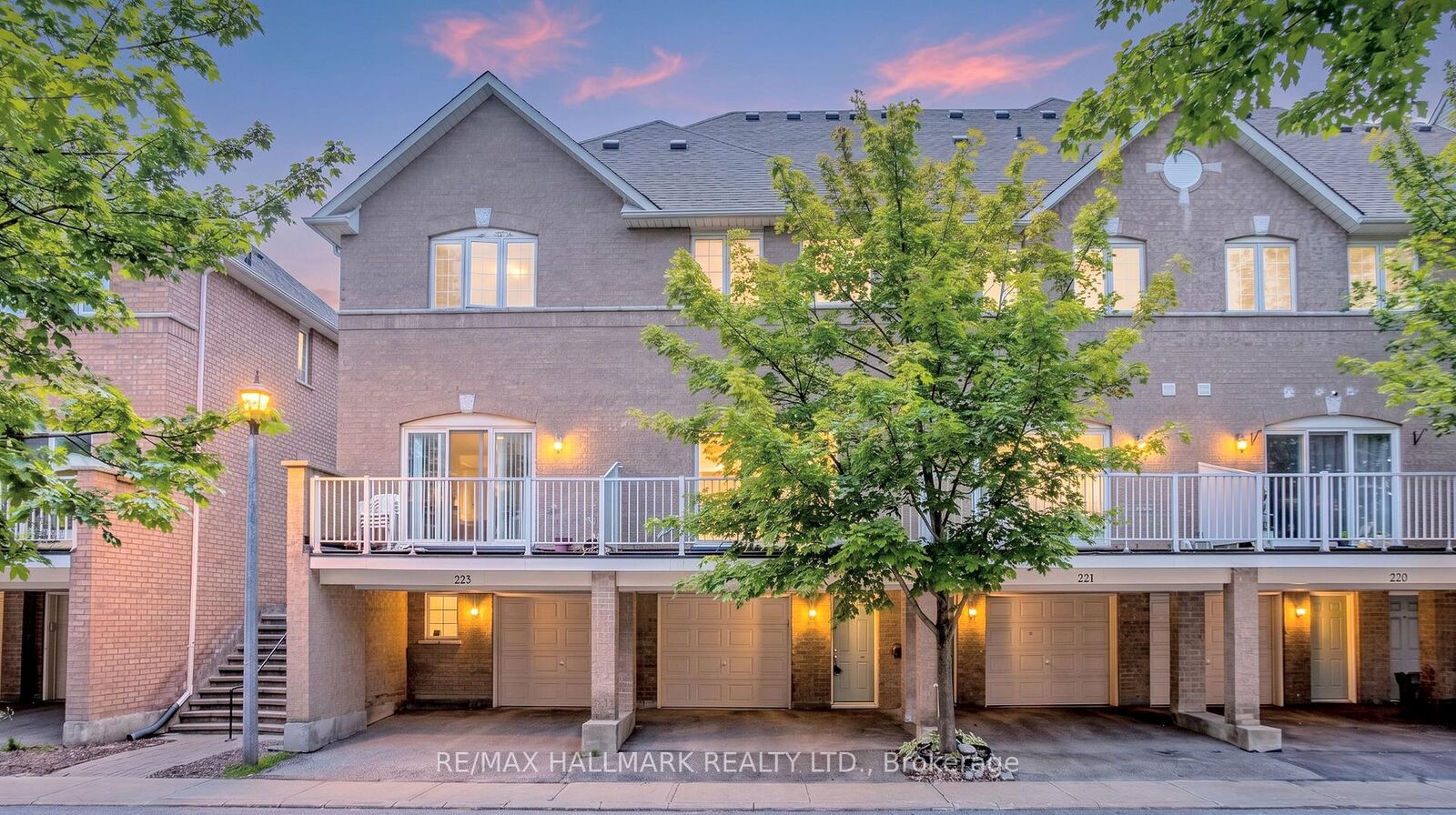 Property Photo:  23 Observatory Lane 222  ON L4C 0M7 