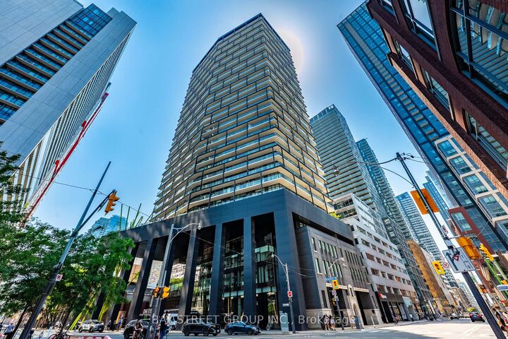 125 Peter Street 1803 — photo 1