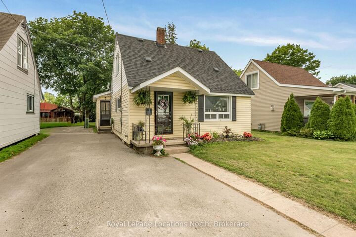 Property Photo: 520 Maple Street ON L9Y 2S5
