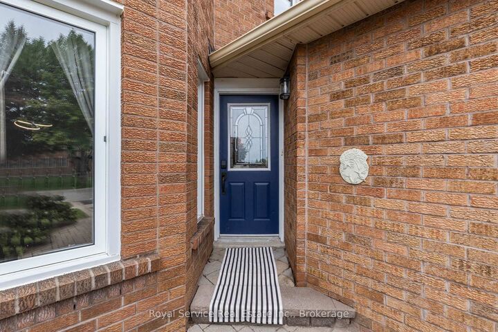 Property Photo:  56 Stanford Crescent  ON L1B 1E9 