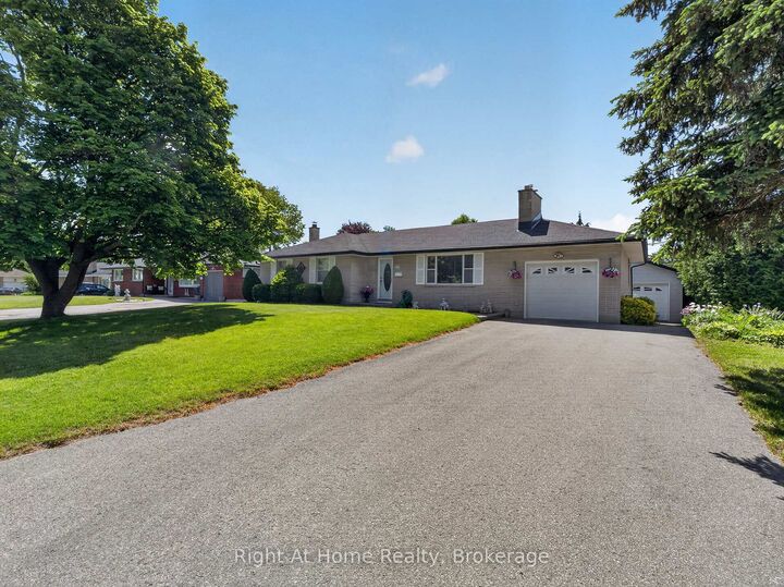 Property Photo:  47 Churchill Avenue  ON L1G 3K5 
