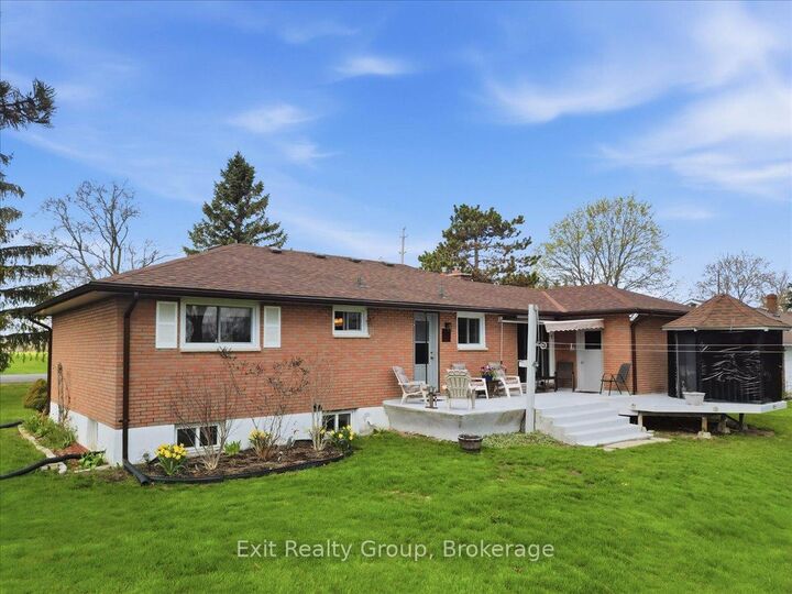 Property Photo:  196 Elmwood Drive  ON K8N 4Z4 