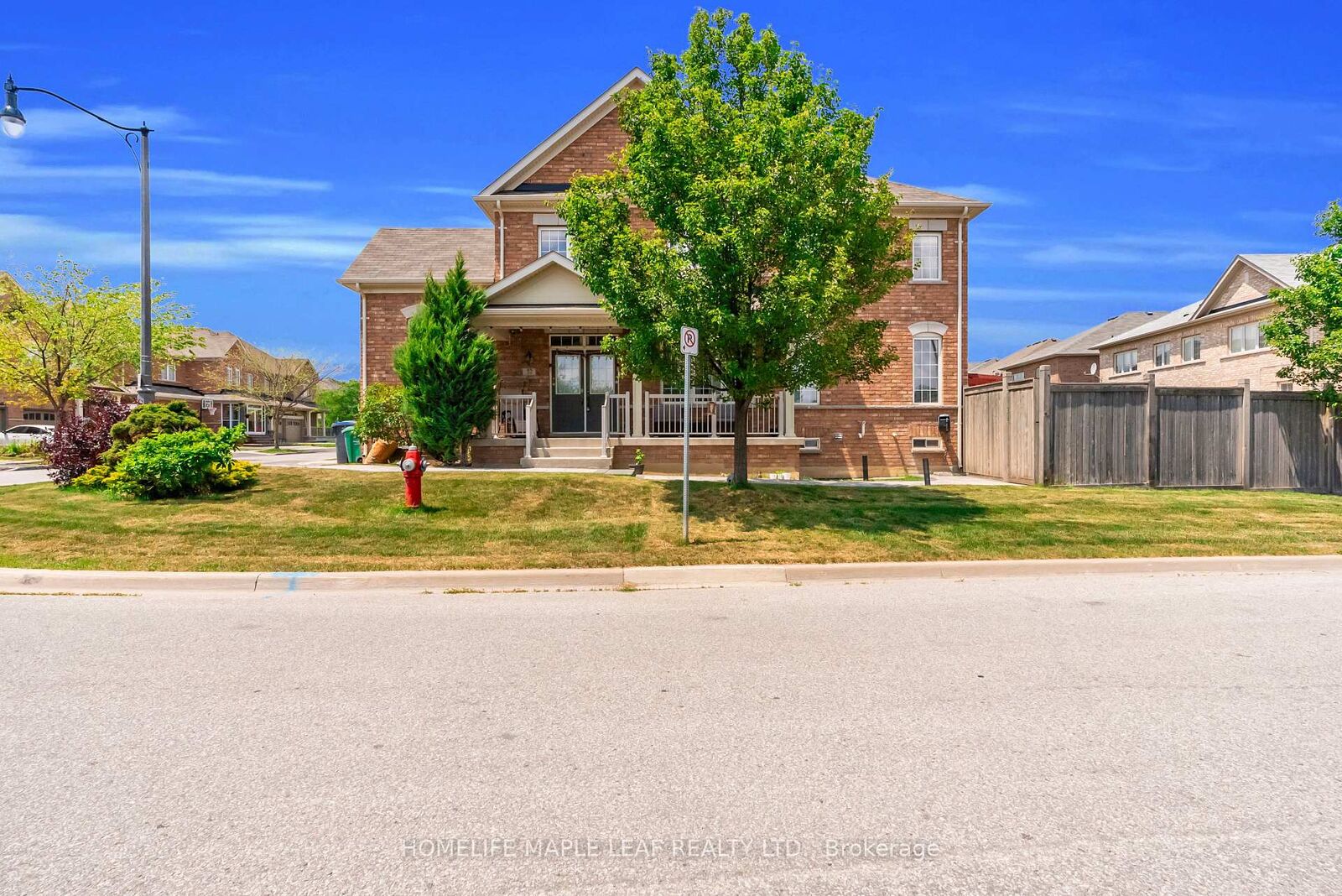 Property Photo:  32 Orangeblossom Trail  ON L6X 3B4 