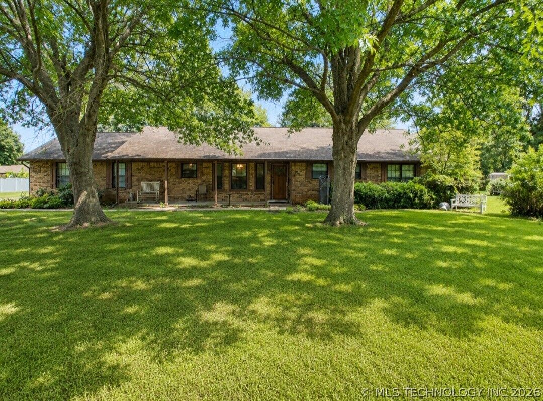 Property Photo: 9041 N 175th East Street OK 74055
