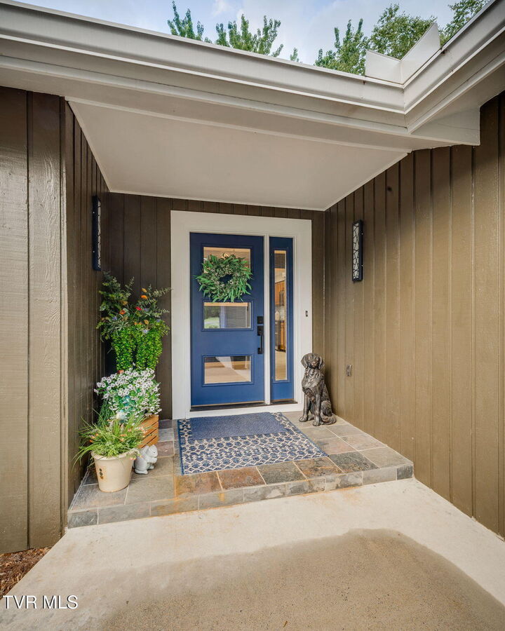Property Photo:  497 Canterbury Drive  TN 37617 