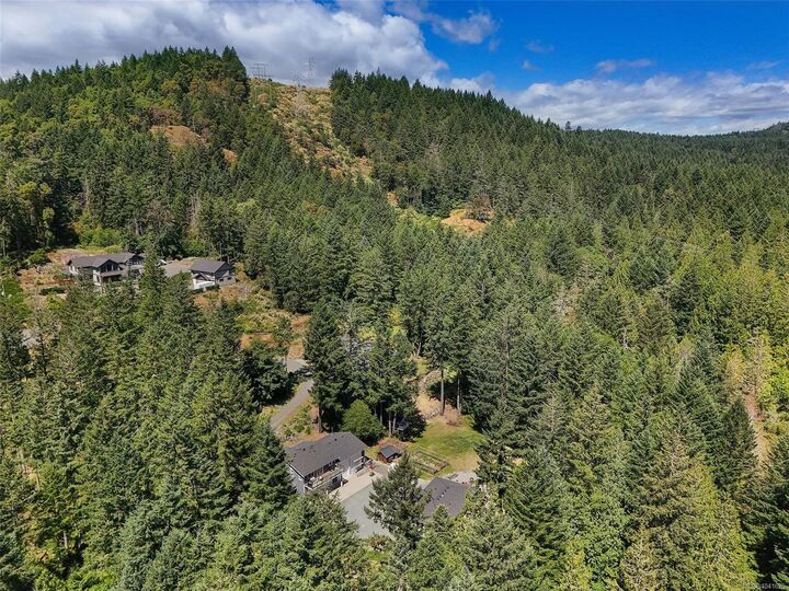 Property Photo: 1789 York Ridge Pl BC V9B 6E5