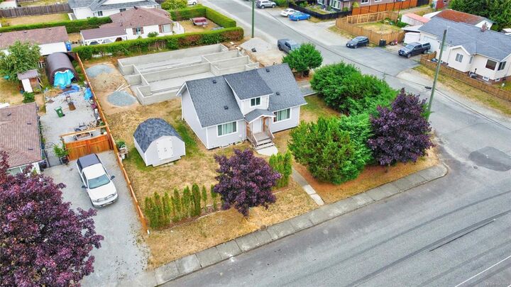Property Photo: 4925 Leslie Ave BC V9Y 6S3