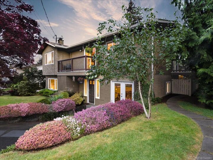 Property Photo:  3298 Cook St  BC V0R 1K2 