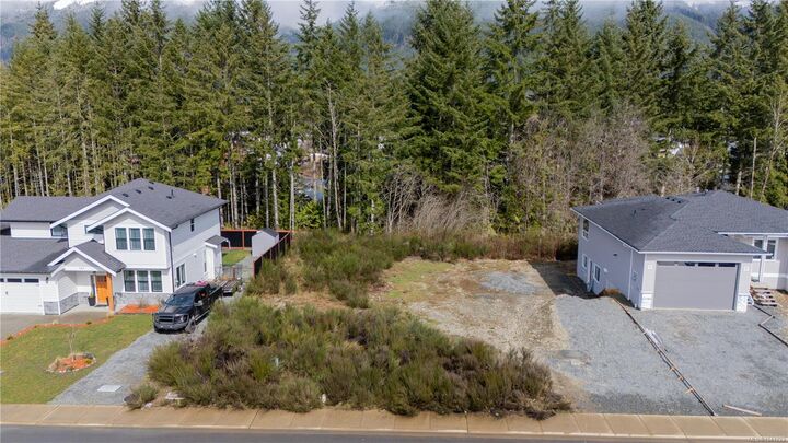 Property Photo:  145 Edgewood Dr  BC V0R 2G0 