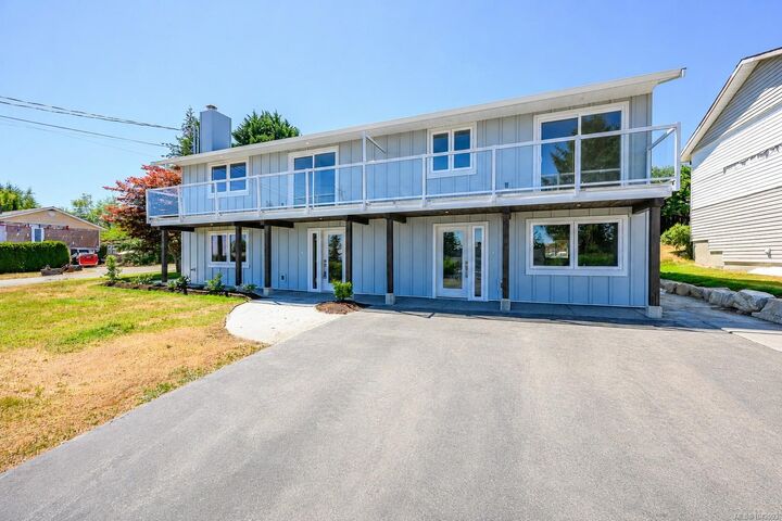 Property Photo: 896 Galerno Rd #B BC V9W 5J4
