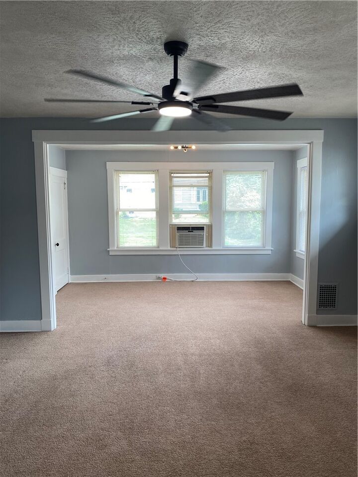 Property Photo: 271 Center Ave 2 PA 15202