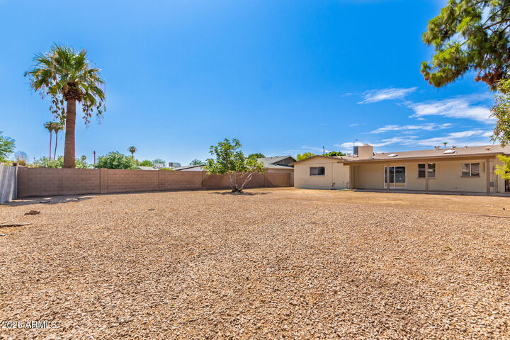 Property Photo: 2118 E Carson Drive AZ 85282