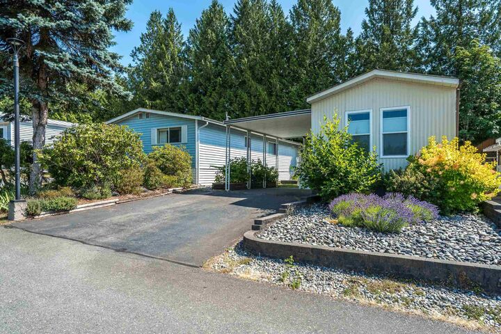 2315 198 Street 33 — photo 1