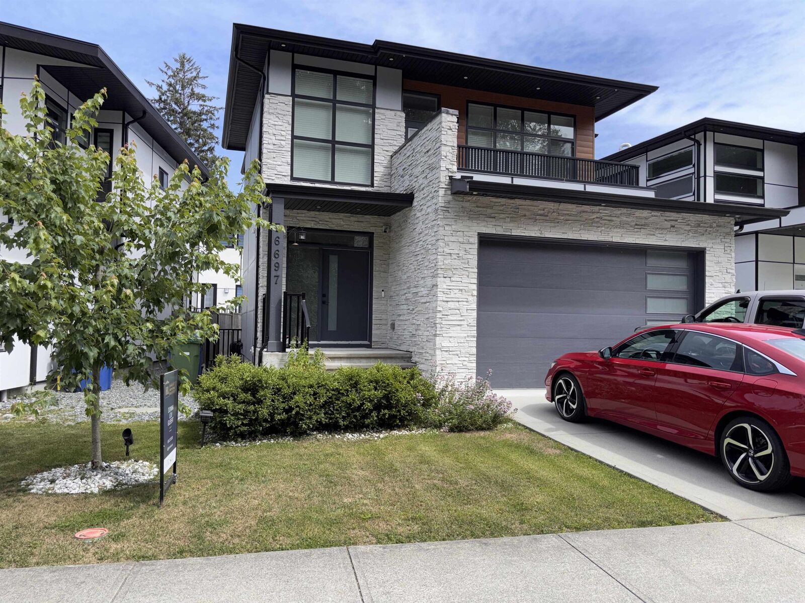 Property Photo:  36697 Dianne Brook Avenue  BC V3G 0H4 