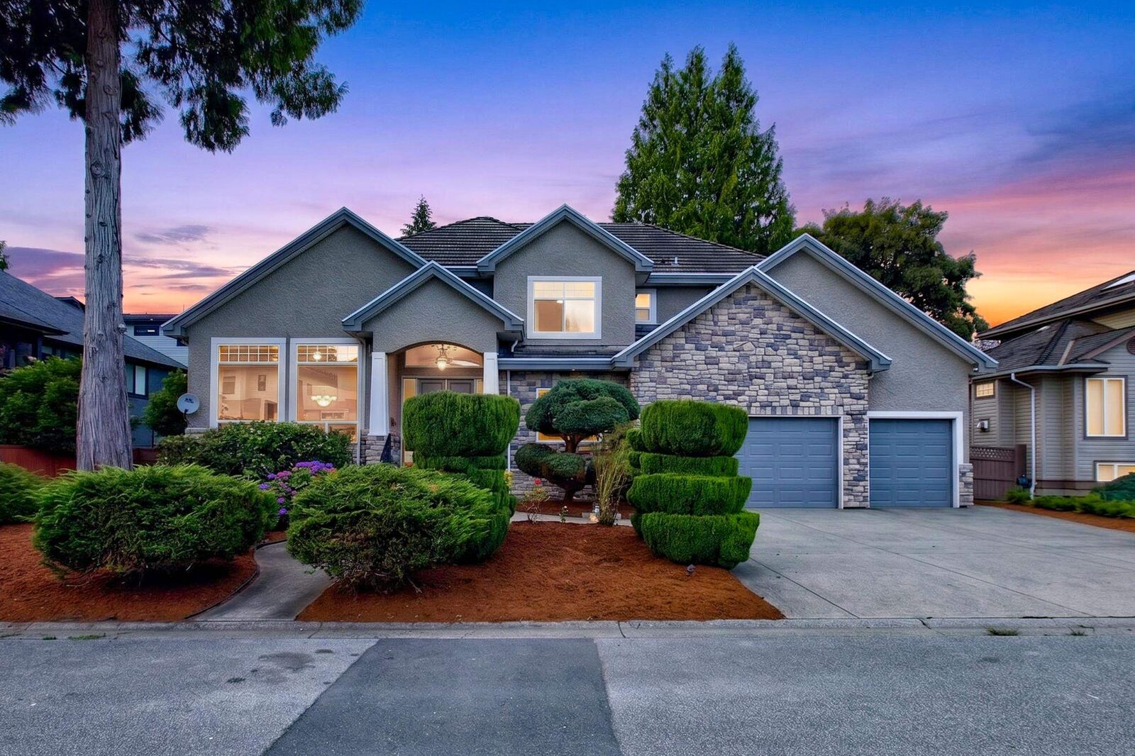 Property Photo: 21291 122B Avenue BC V2X 1Y9