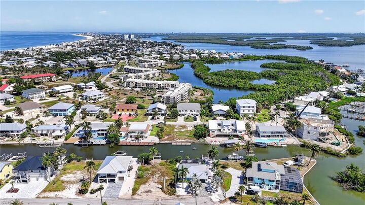Property Photo: 21571 Widgeon Ter FL 33931