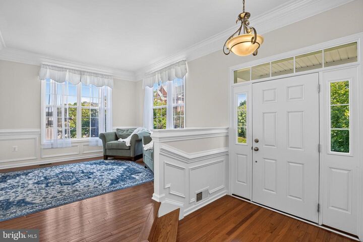 Property Photo:  43283 Mitcham Square  VA 20148 