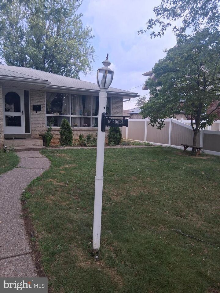 Property Photo: 1611 S Race Street PA 18103