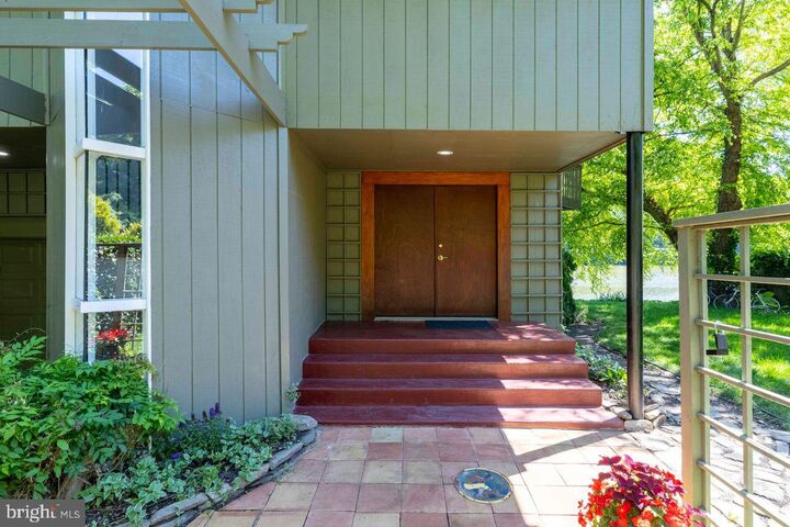 Property Photo: 206 River Road PA 19035