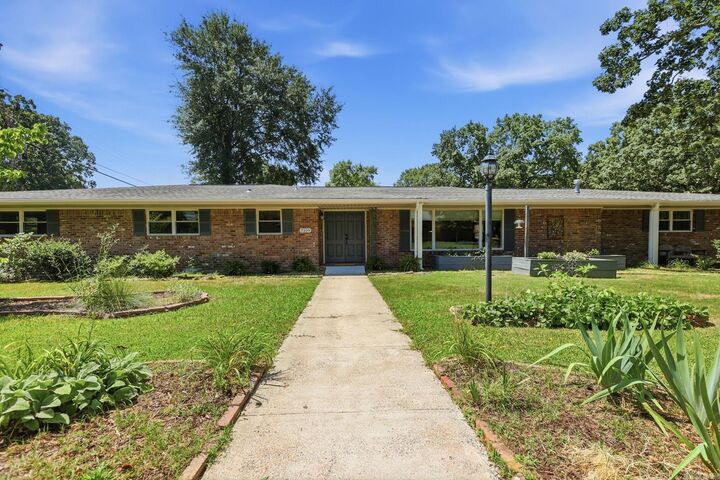 Property Photo: 7309 Woodside Lane AR 72205