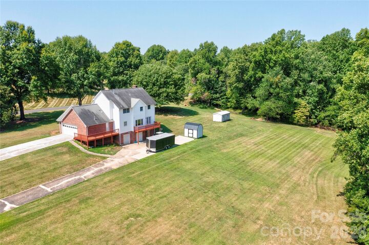 Property Photo: 3010 Eaker Drive NC 28021