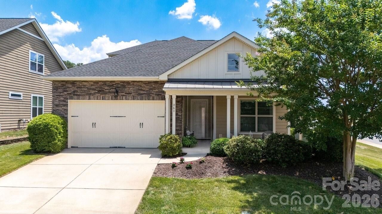 Property Photo:  261 Stone Mountain Way  NC 28037 