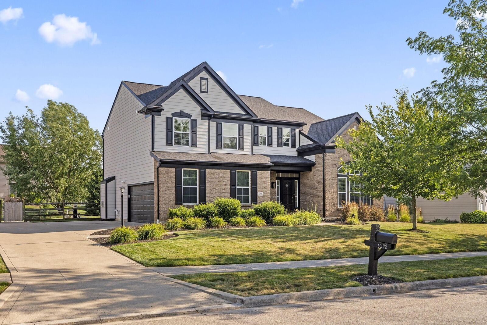 Property Photo: 6298 Fox Hollow Drive OH 43021