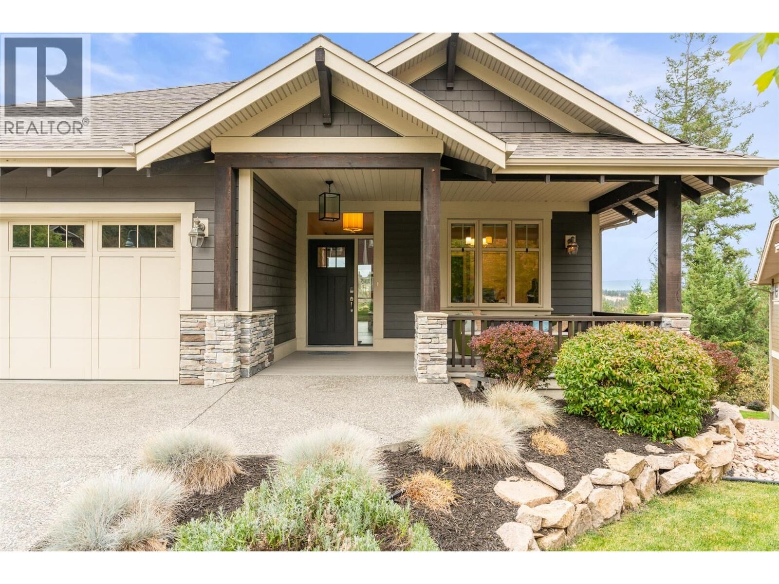 Property Photo: 246 Dormie Place BC V1H 1Y5