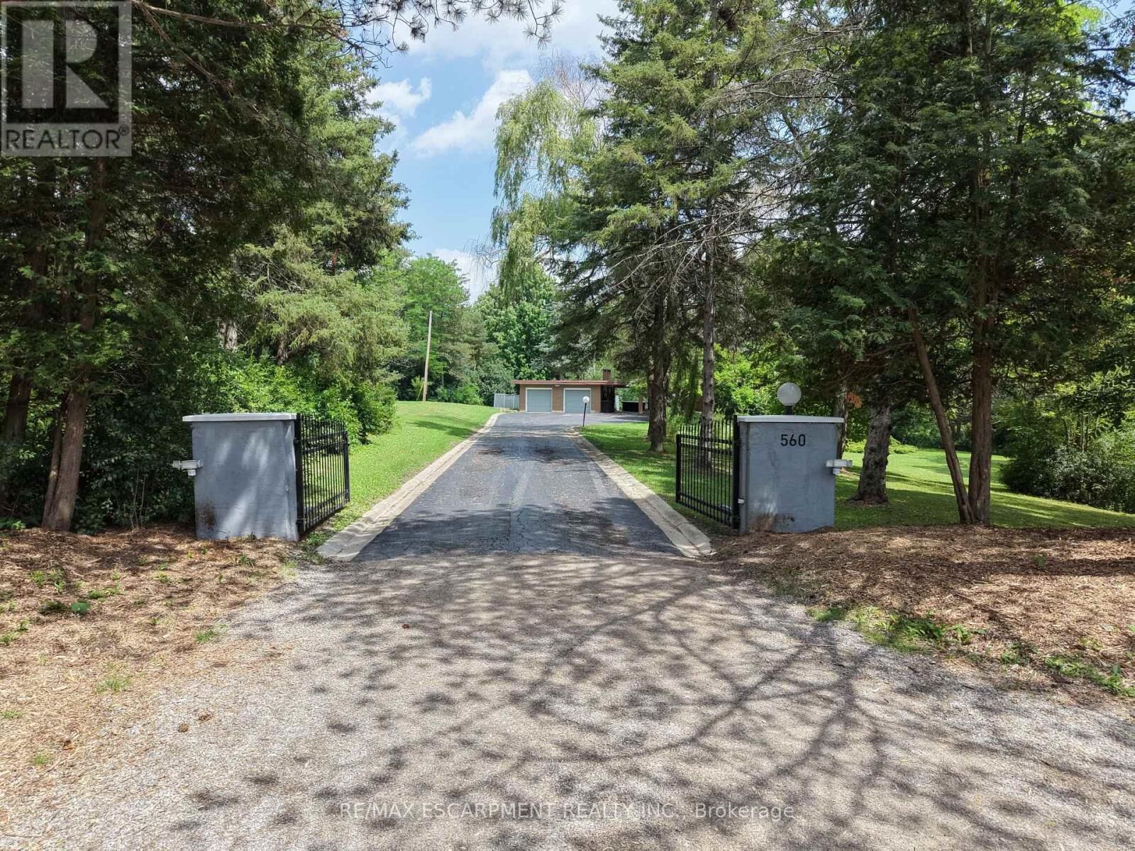Property Photo:  560 Crane Court  ON L7P 4Y8 