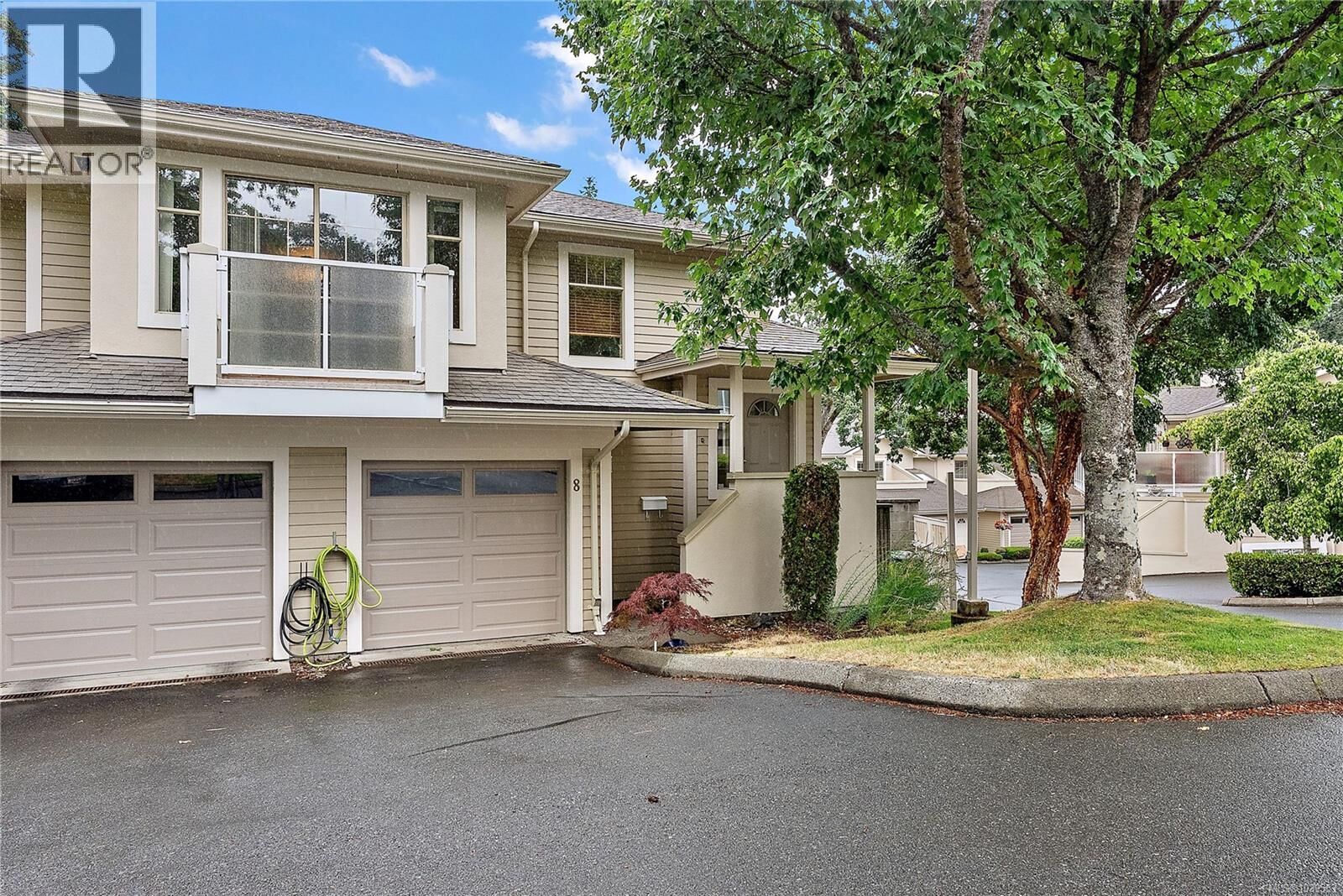Property Photo:  850 Parklands Drive 8  BC V9A 7L9 