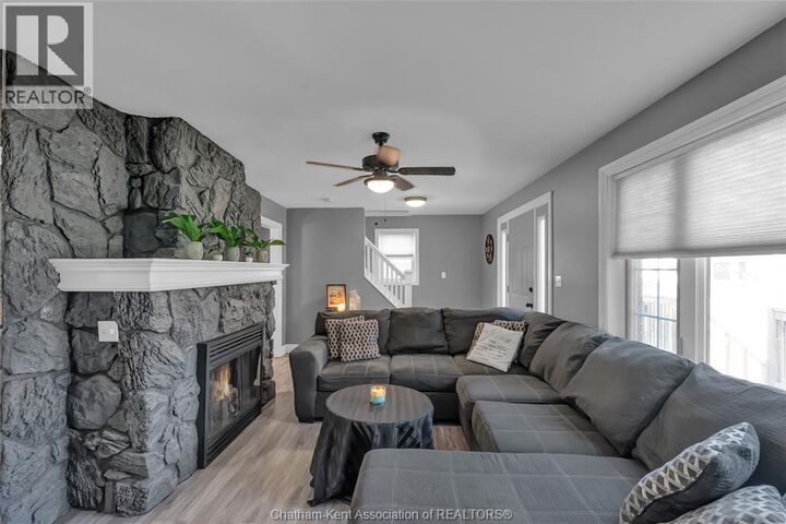 Property Photo:  44 Alexandra Avenue  ON N7M 1Y1 
