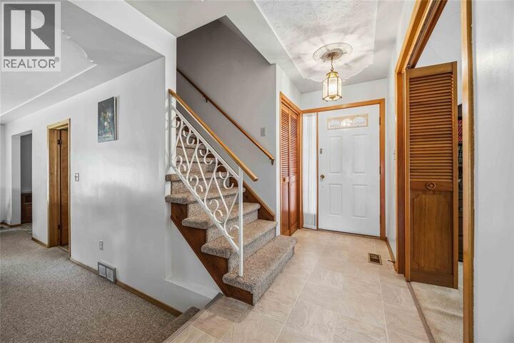 Property Photo: 617 Winchester Crescent ON N7S 4R1