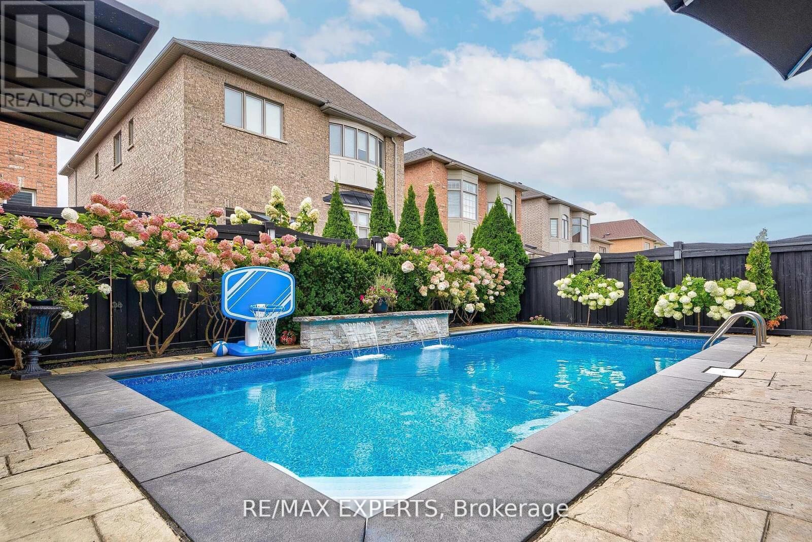 Property Photo: 265 Chatfield Drive North ON L4H 3R8