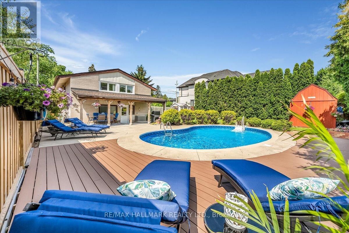 Property Photo:  433 Seabourne Drive  ON L6L 4E9 