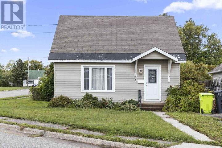 138 Bellevue Ave — photo 1
