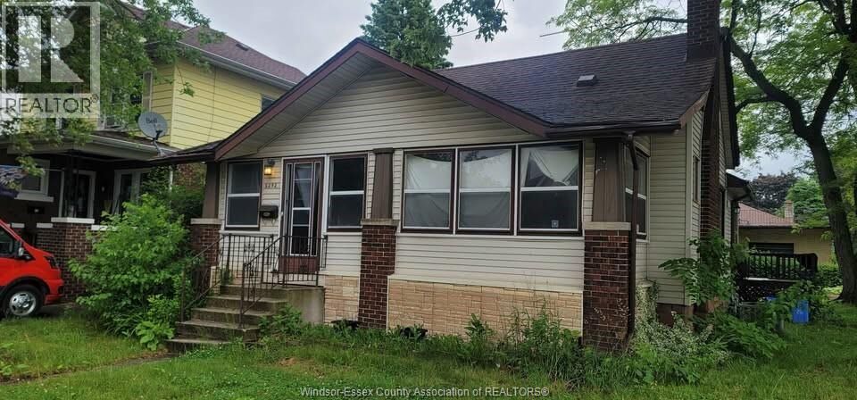 Property Photo:  2292 Dougall Avenue Upper  ON N8X 1S8 
