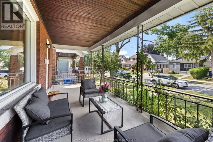 Property Photo:  1118 Louis Avenue  ON N9A 1Y2 