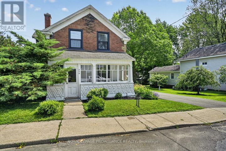 Property Photo:  346 Russell Street  ON K0E 1T0 