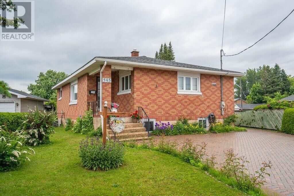 Property Photo:  595 Korah Rd  ON P6C 4J6 
