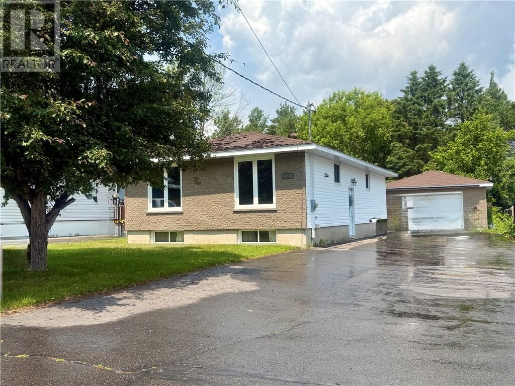 Property Photo:  158 Lapointe Street  ON P3P 1K7 