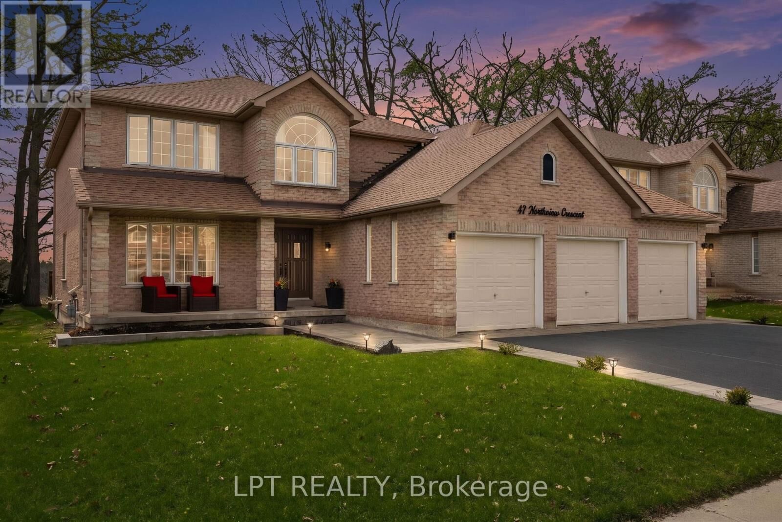 Property Photo: 47 Northview Crescent ON L4N 9T4