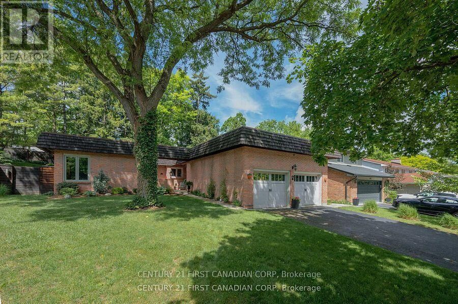 Property Photo: 43 Compton Crescent ON N6C 4E9