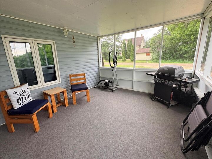 Property Photo: 910 Rosamond Road MB R0J 1B0