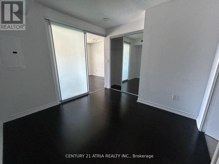 Property Photo: 386 Yonge Street 1019 ON M5B 0A5