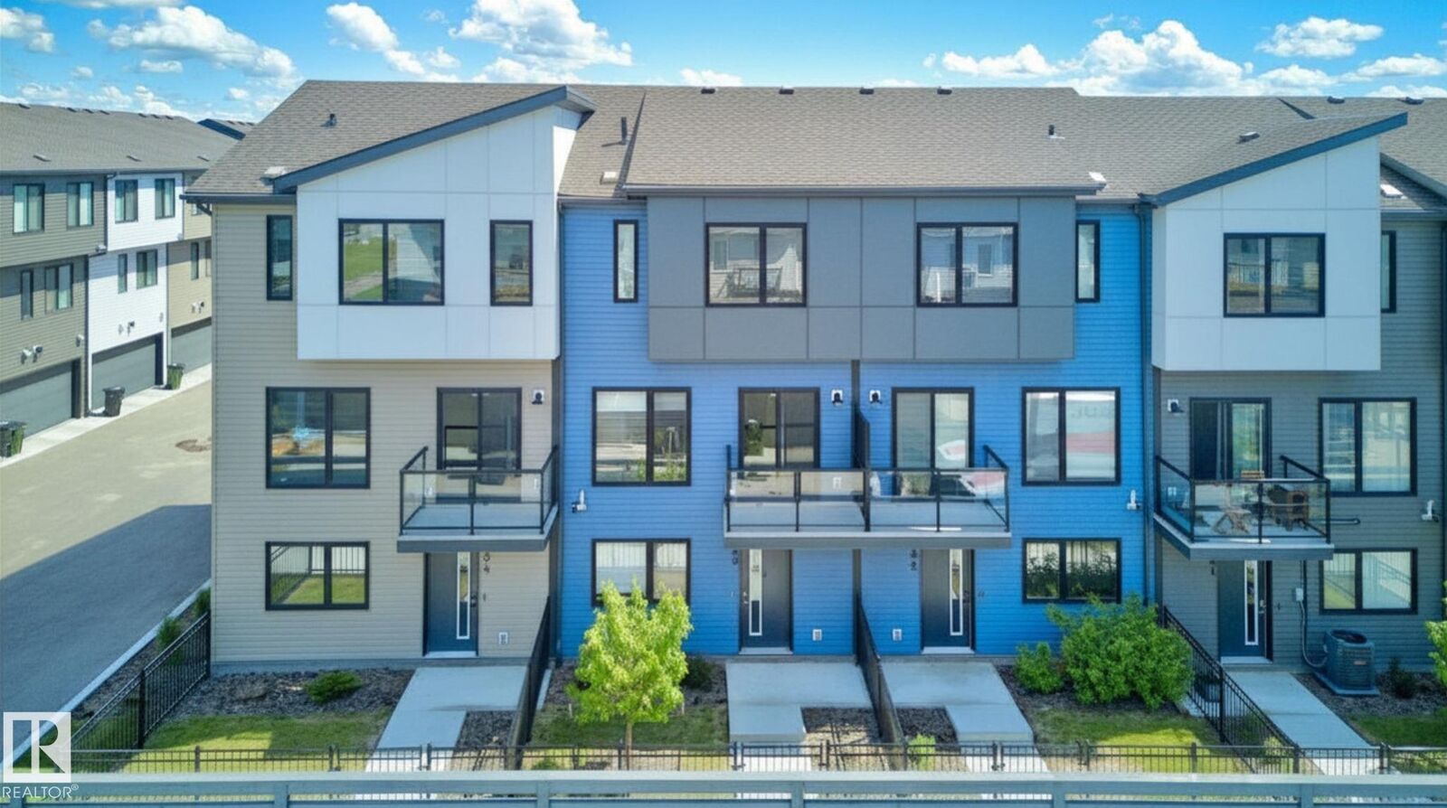 Property Photo: 11910 35 Avenue SW 33 AB T6W 4Z8