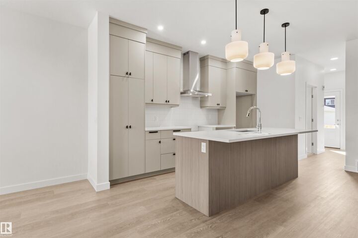 284 Paterson Link SW — photo 1