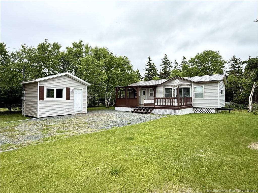Property Photo:  106 Allée Des Vacanciers  NB E8T 5S1 