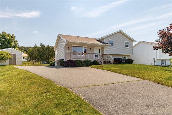 Property Photo: 47 Glenwood Drive NB E2M 5P3