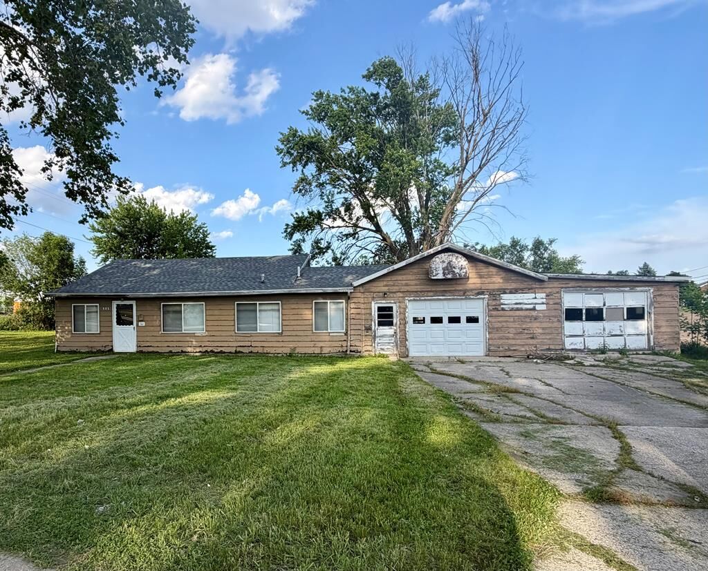 Property Photo:  805 South 25th Street  IA 50501 