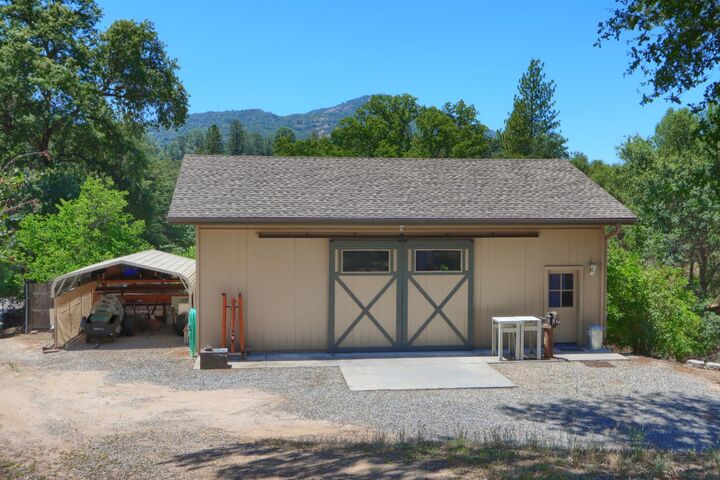 Property Photo: 39597 Evergreen Drive CA 93644